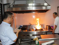 厨房设备生产厂家告诉你商用厨房火灾的原因